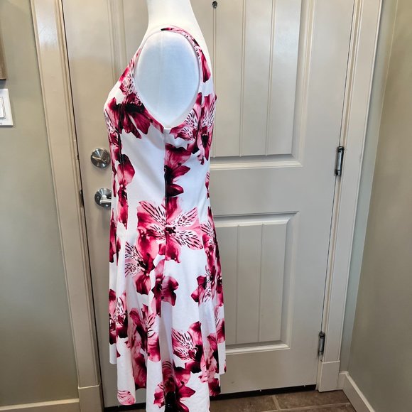 Le Chateau Ladies Dress - Picture 2 of 6